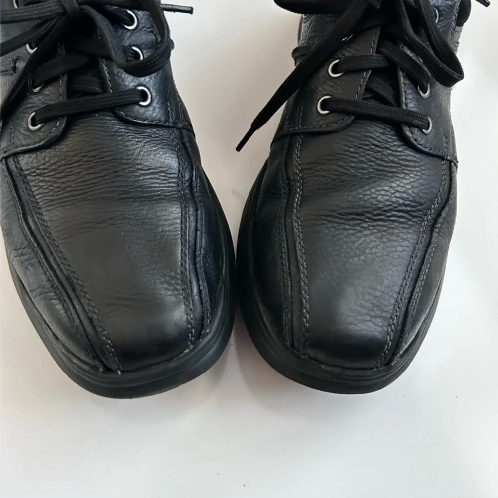 Clark’s Men’s Black Leather Oxford Shoes